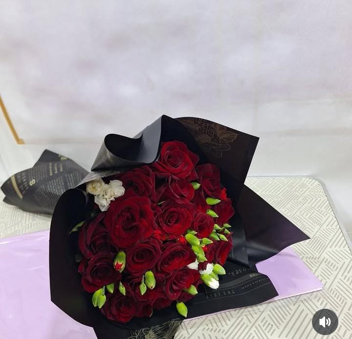 red rose bouquet